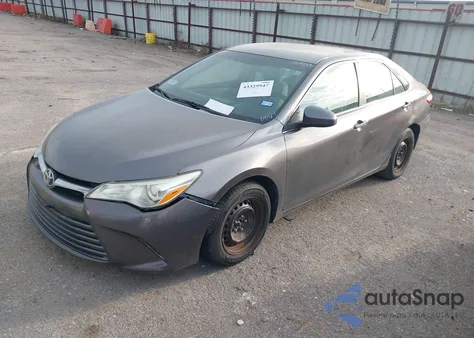 2016 Toyota Camry Le z USA, uszkodzony, nr VIN 4T4BF1FK4GR560064